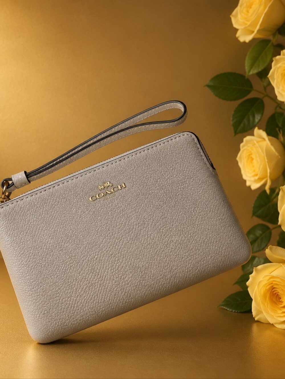 Nwt Coach Creme Wristlet New